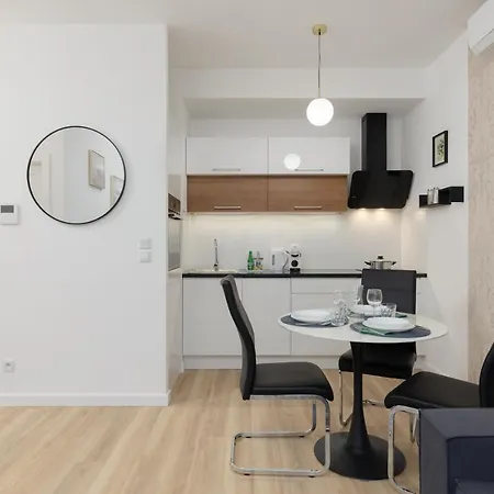 Os Krolewska - Comfortable In Wilanow * Varšava