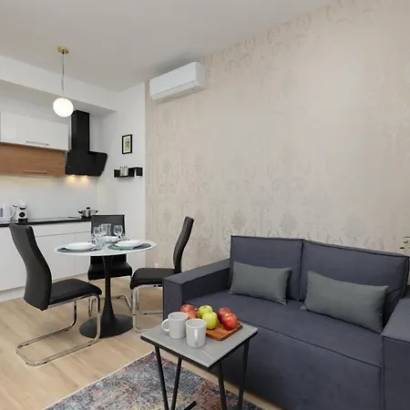 Os Krolewska - Comfortable In Wilanow *