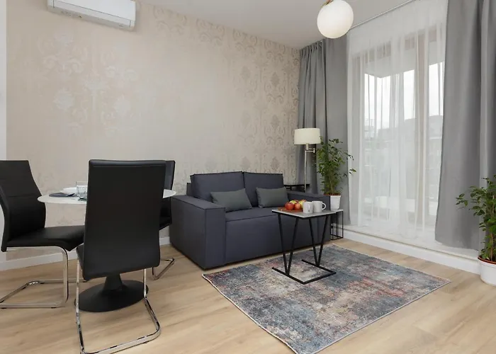 Os Krolewska - Comfortable In Wilanow وارسو