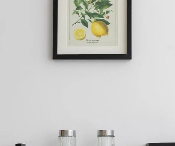 Os Krolewska - Comfortable In Wilanow