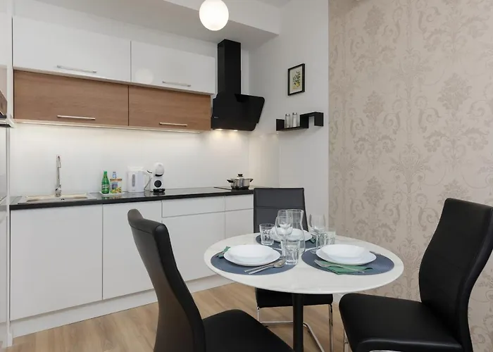 Os Krolewska - Comfortable In Wilanow وارسو