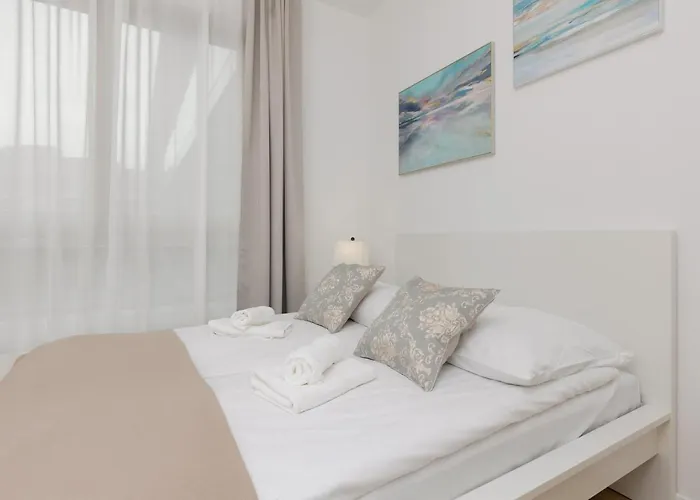 Os Krolewska - Comfortable In Wilanow Varşova