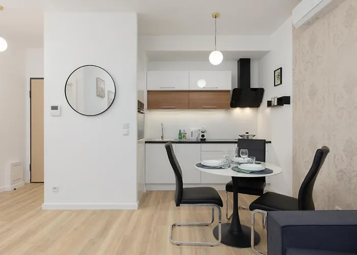 Os Krolewska - Comfortable In Wilanow * وارسو